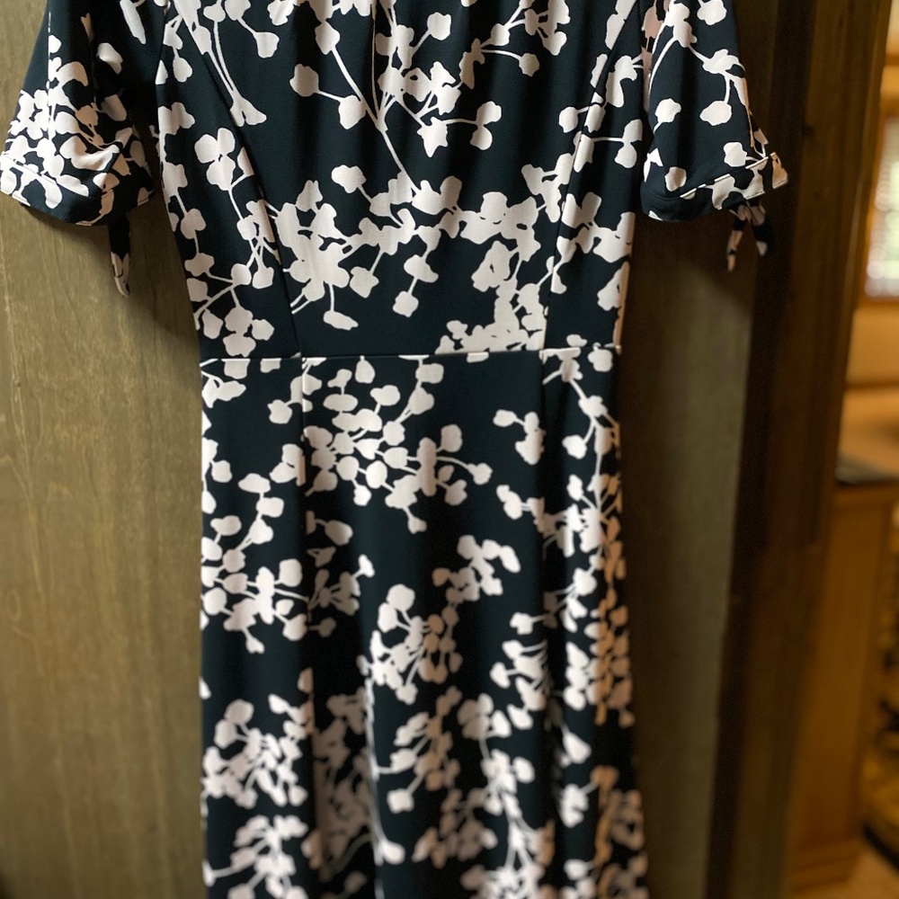 Knee-length dress, Light pink flowers on black background, polyester/spandex